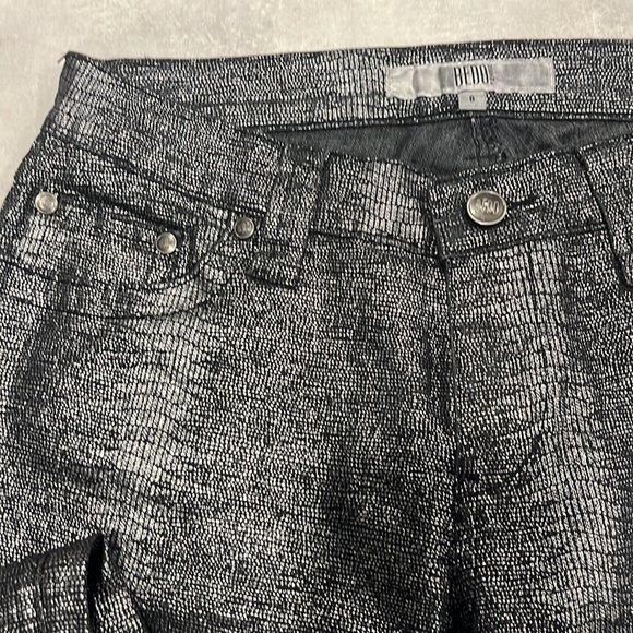 Jeans - Picture 2 of 9